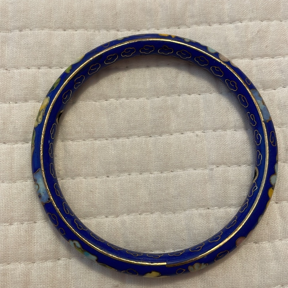 Vintage Floral Blue and Gold Bangle Bracelet - Picture 9 of 10